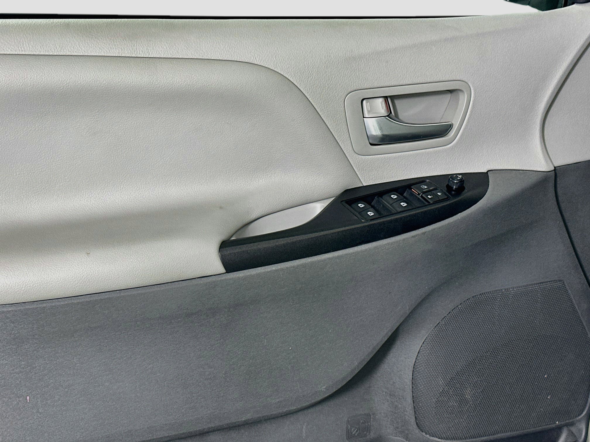 Used 2017 Toyota Sienna LE FWD image 15