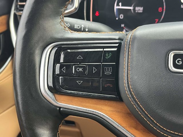 Used 2023 Jeep Grand Wagoneer Series III AWD/4WD image 30