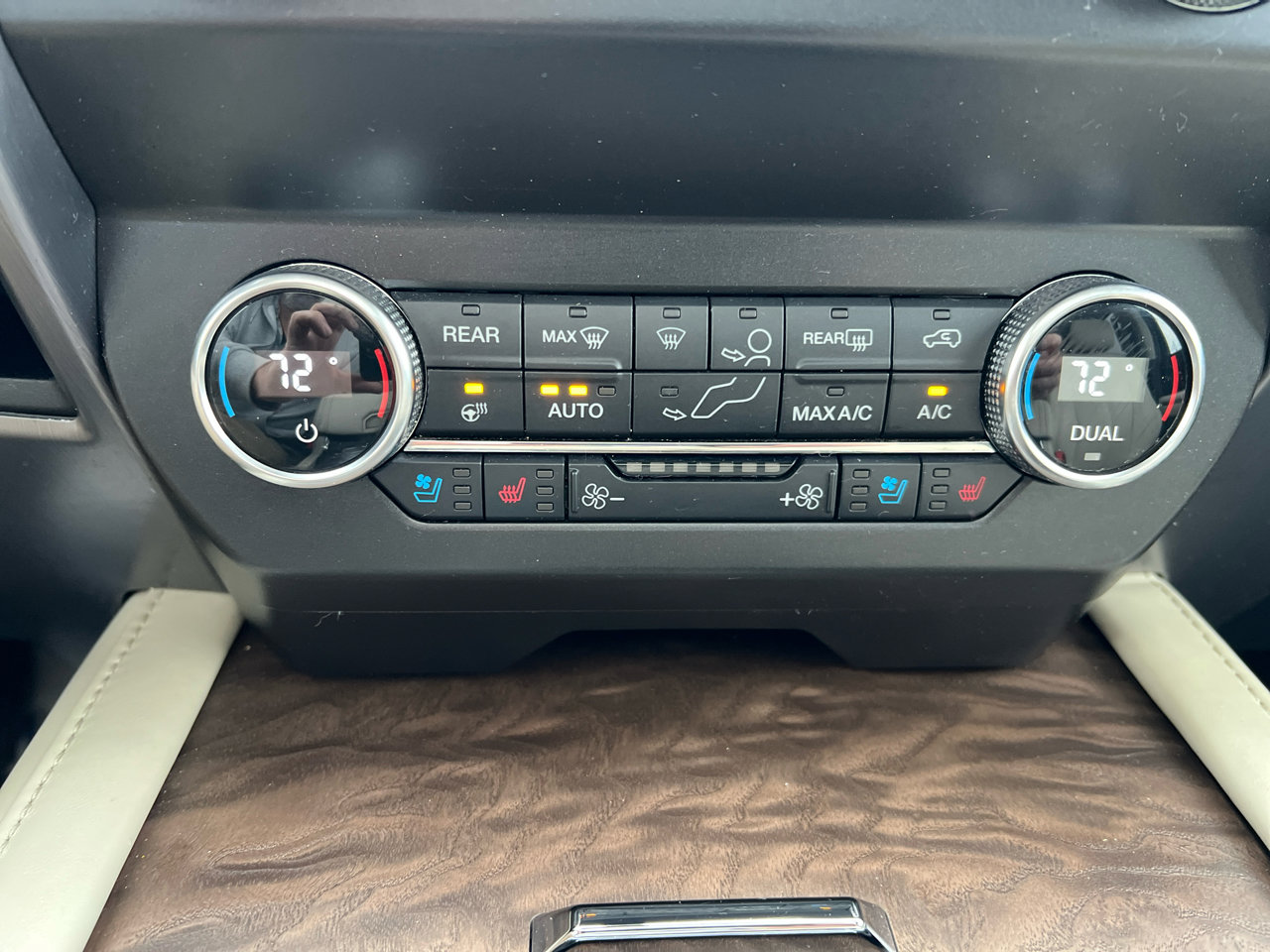 Used 2020 Ford Expedition Platinum image 28