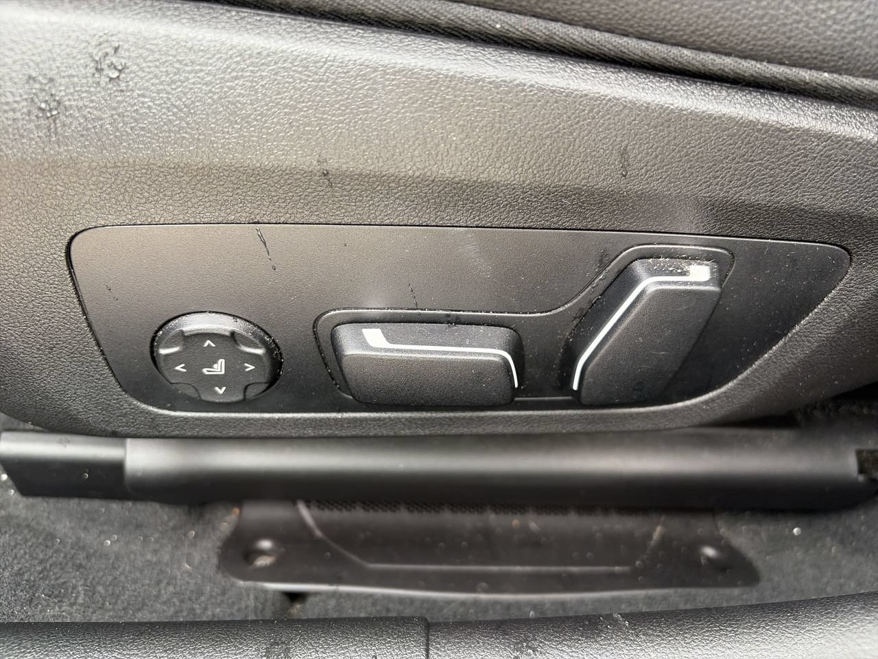 Used 2025 BMW 330i Sedan RWD image 15