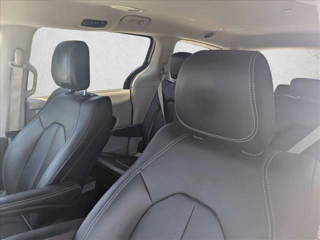 Used 2024 Chrysler Pacifica Touring-L FWD image 14