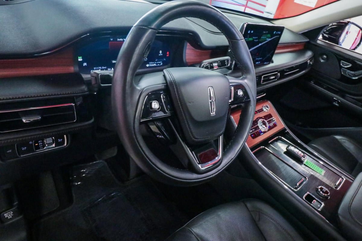 Used 2022 Lincoln Aviator Reserve w/ Equipment Group 201A image 12