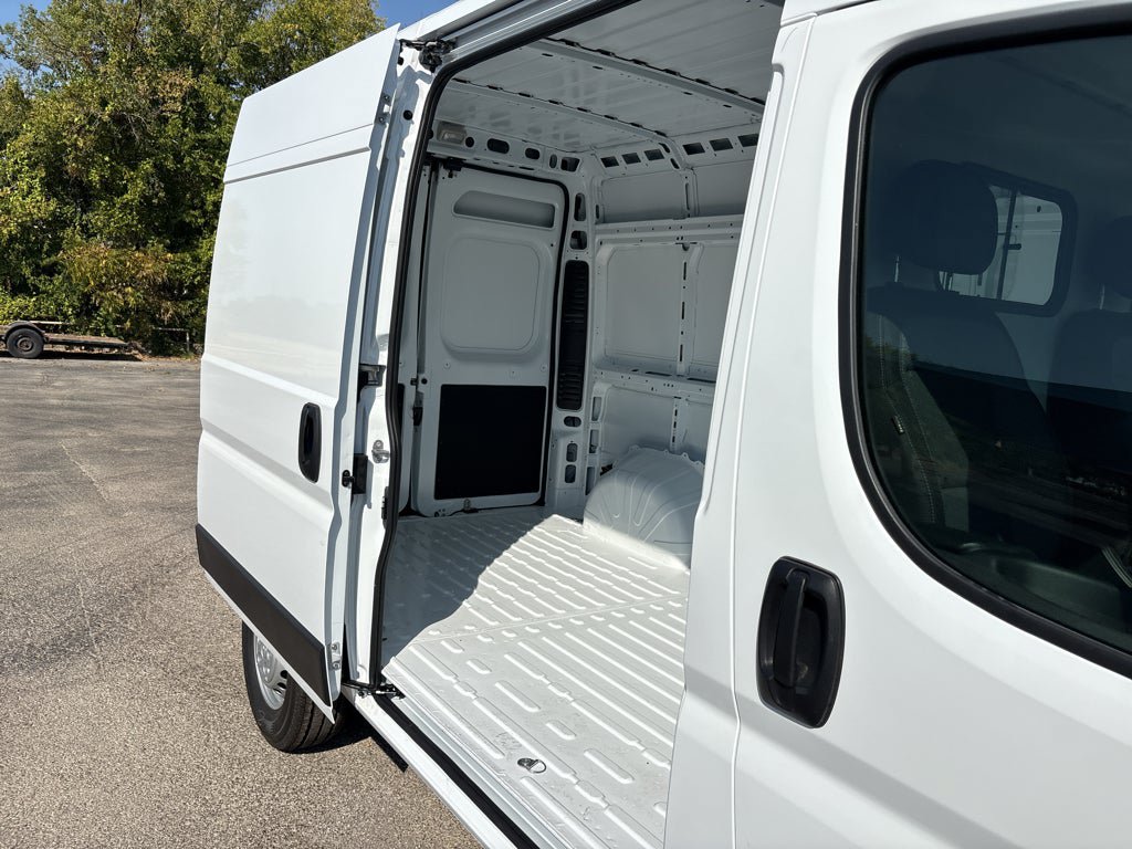 New 2027 RAM ProMaster 2500 FWD image 16