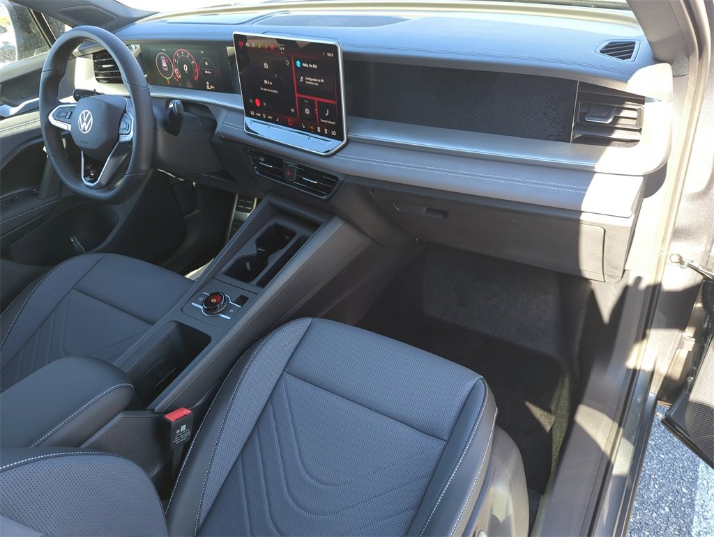 New 2026 Volkswagen Tiguan SE R-Line image 23