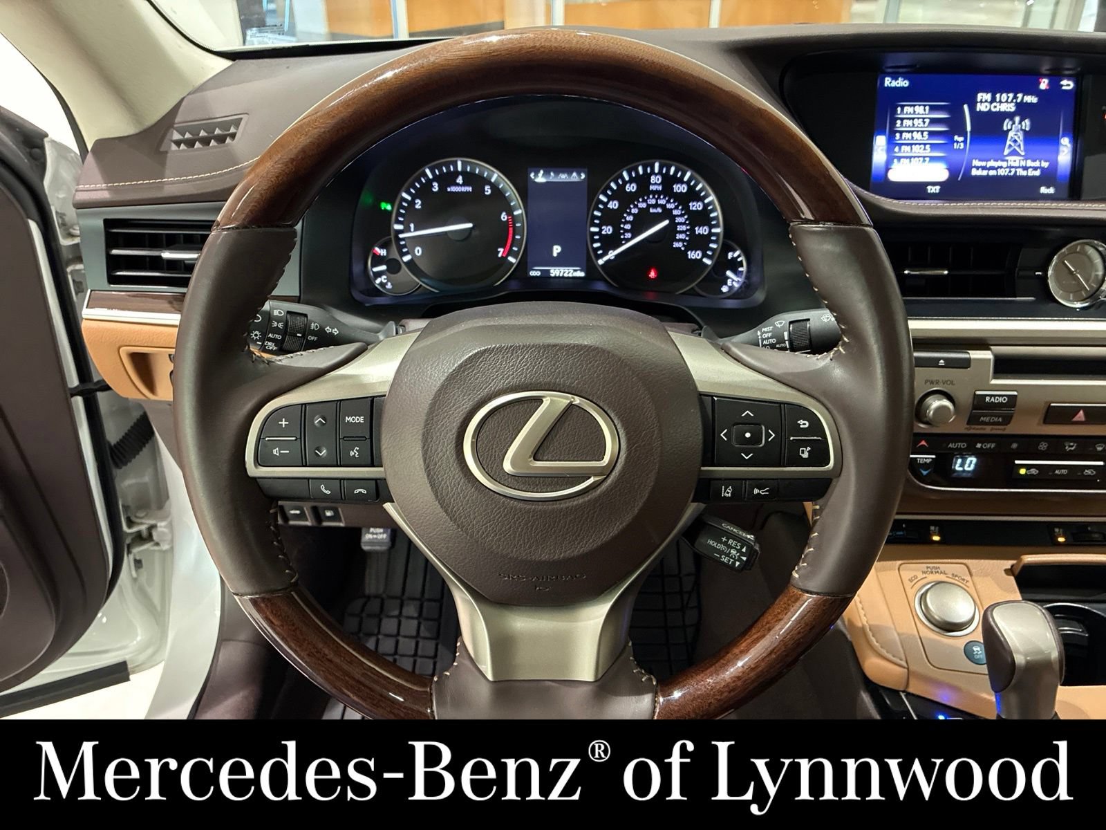 Used 2017 Lexus ES 350 w/ Premium Package FWD image 18