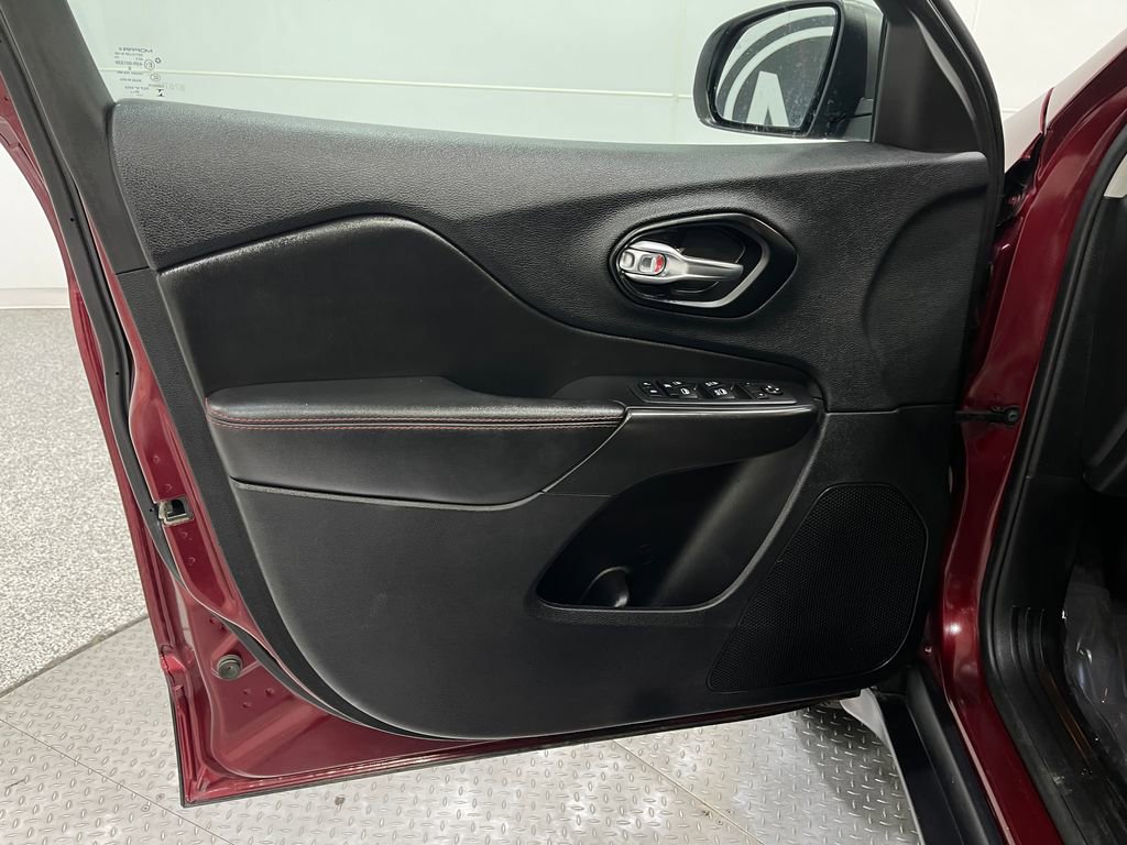 Used 2021 Jeep Cherokee Trailhawk w/ Trailer Tow Group image 15