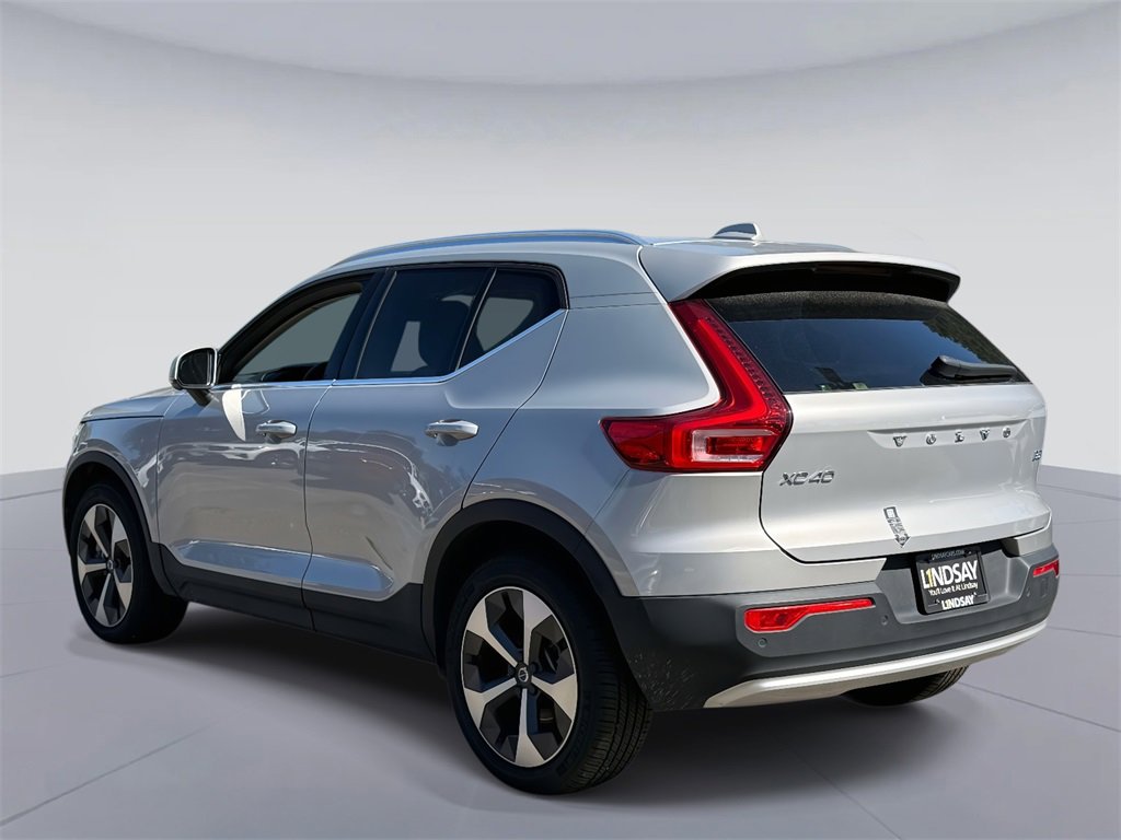 Used 2024 Volvo XC40 B5 Plus w/ Climate Package image 11