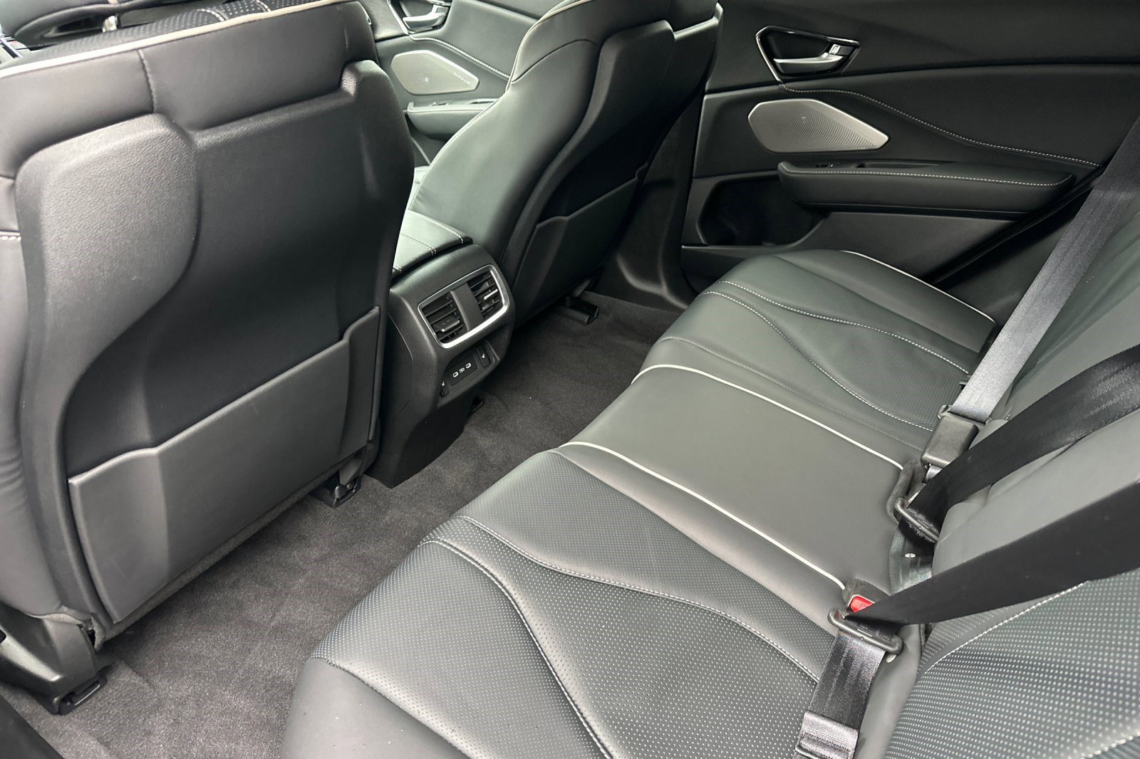 Certified 2025 Acura RDX SH-AWD w/ Advance Package image 15