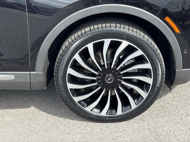 Certified 2023 Lincoln Nautilus Black Label w/ Class II Trailer Tow Package AWD/4WD image 9