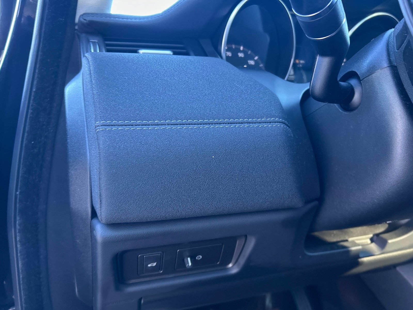 Used 2019 Land Rover Range Rover Evoque SE Premium image 22