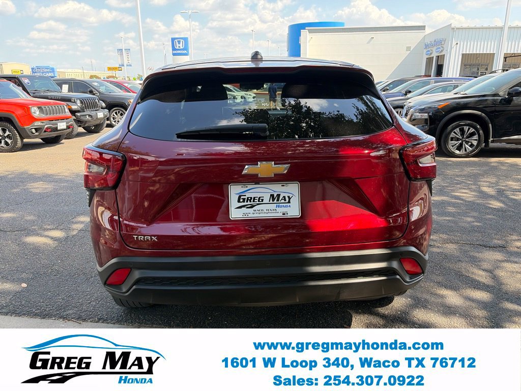 Used 2025 Chevrolet Trax LS w/ LS Convenience Package FWD image 7