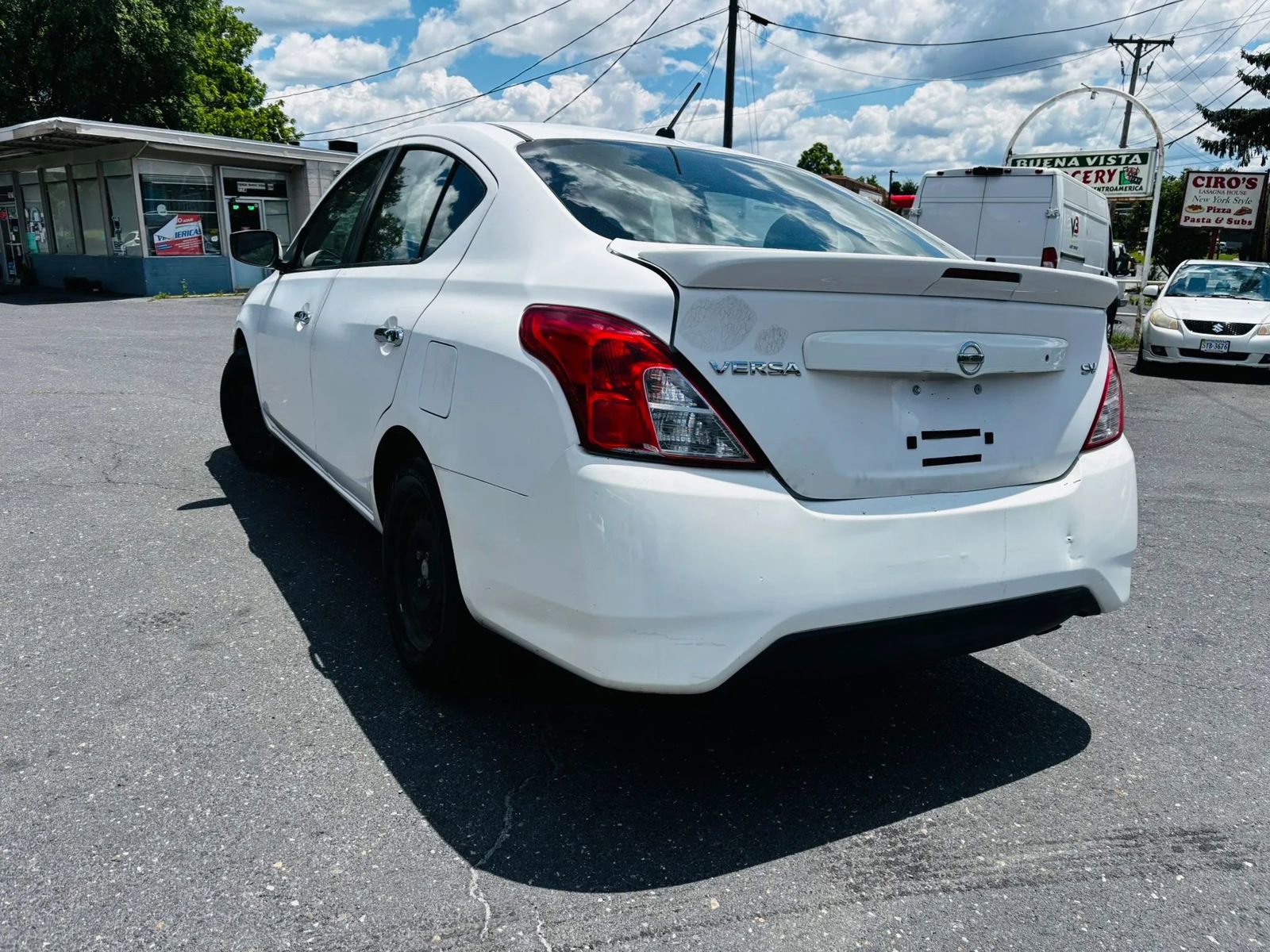 Used 2018 Nissan Versa SV FWD image 2