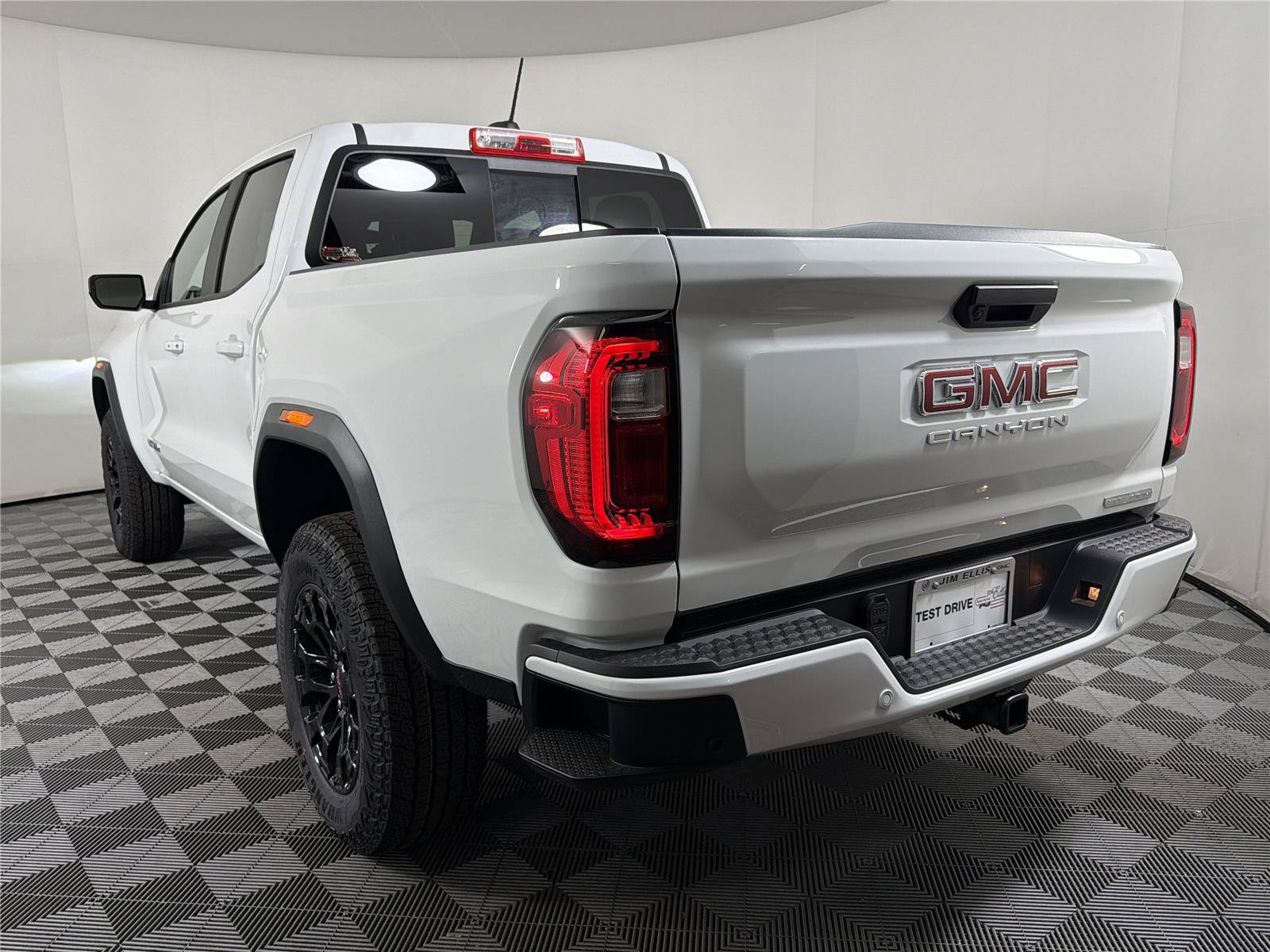 New 2026 GMC Canyon Elevation RWD image 4