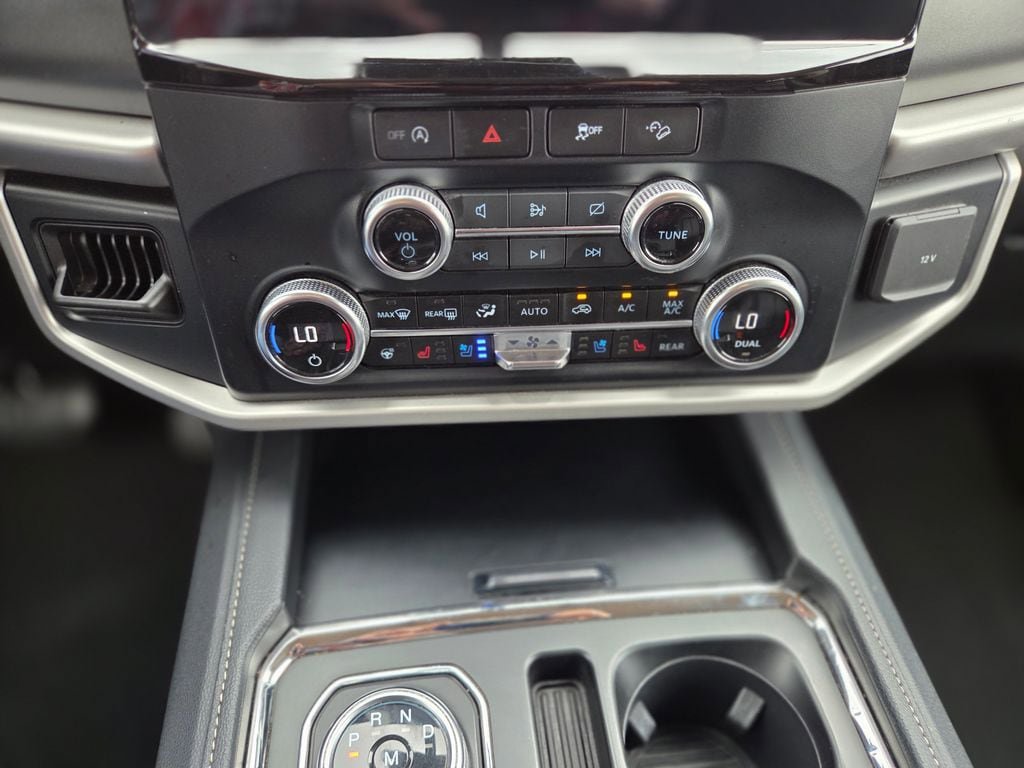 Used 2024 Ford Expedition Max XLT AWD/4WD image 26