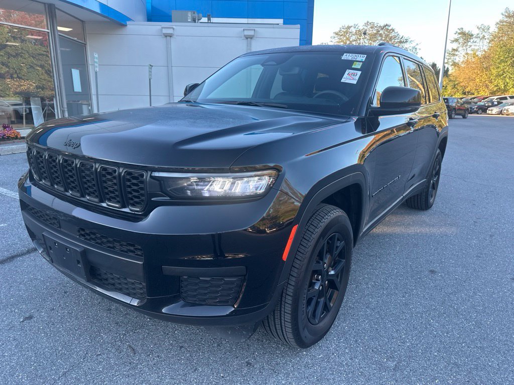 Used 2023 Jeep Grand Cherokee L Laredo
