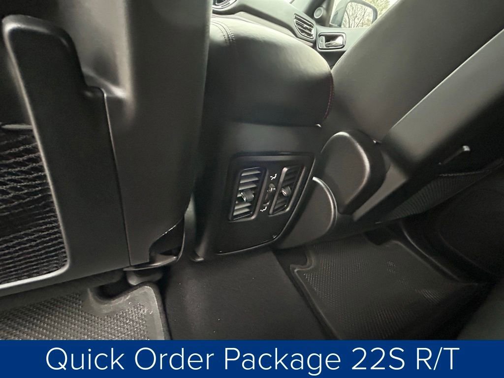 Used 2024 Dodge Durango R/T w/ Blacktop Package image 20