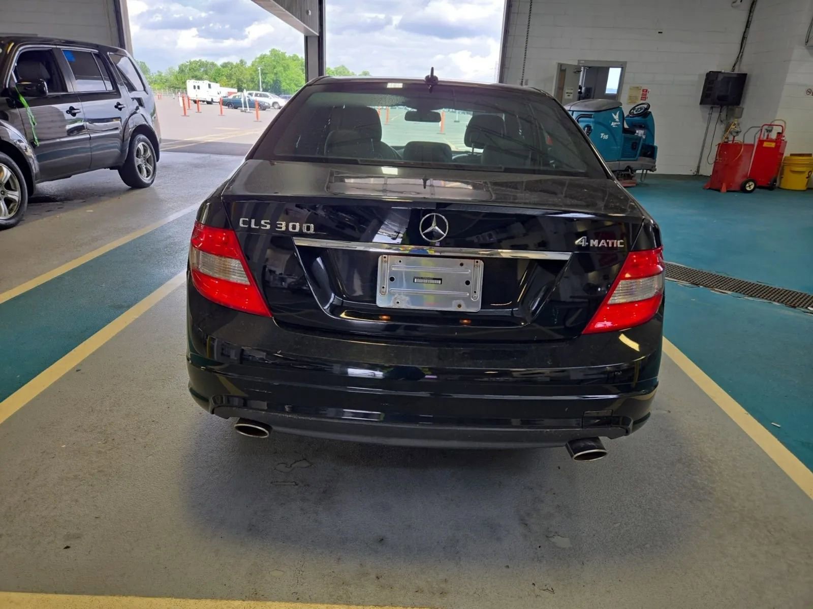 Used 2009 Mercedes-Benz C 300 4MATIC Sedan image 2