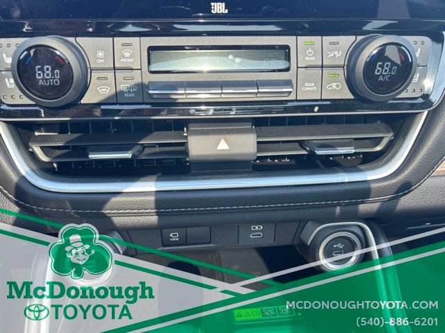 Used 2025 Toyota Grand Highlander AWD image 11
