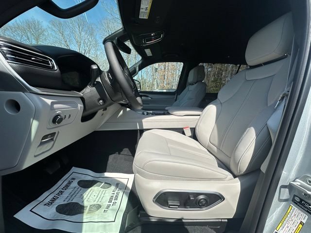 New 2026 Jeep Grand Wagoneer Limited w/ Convenience Group I AWD/4WD image 22