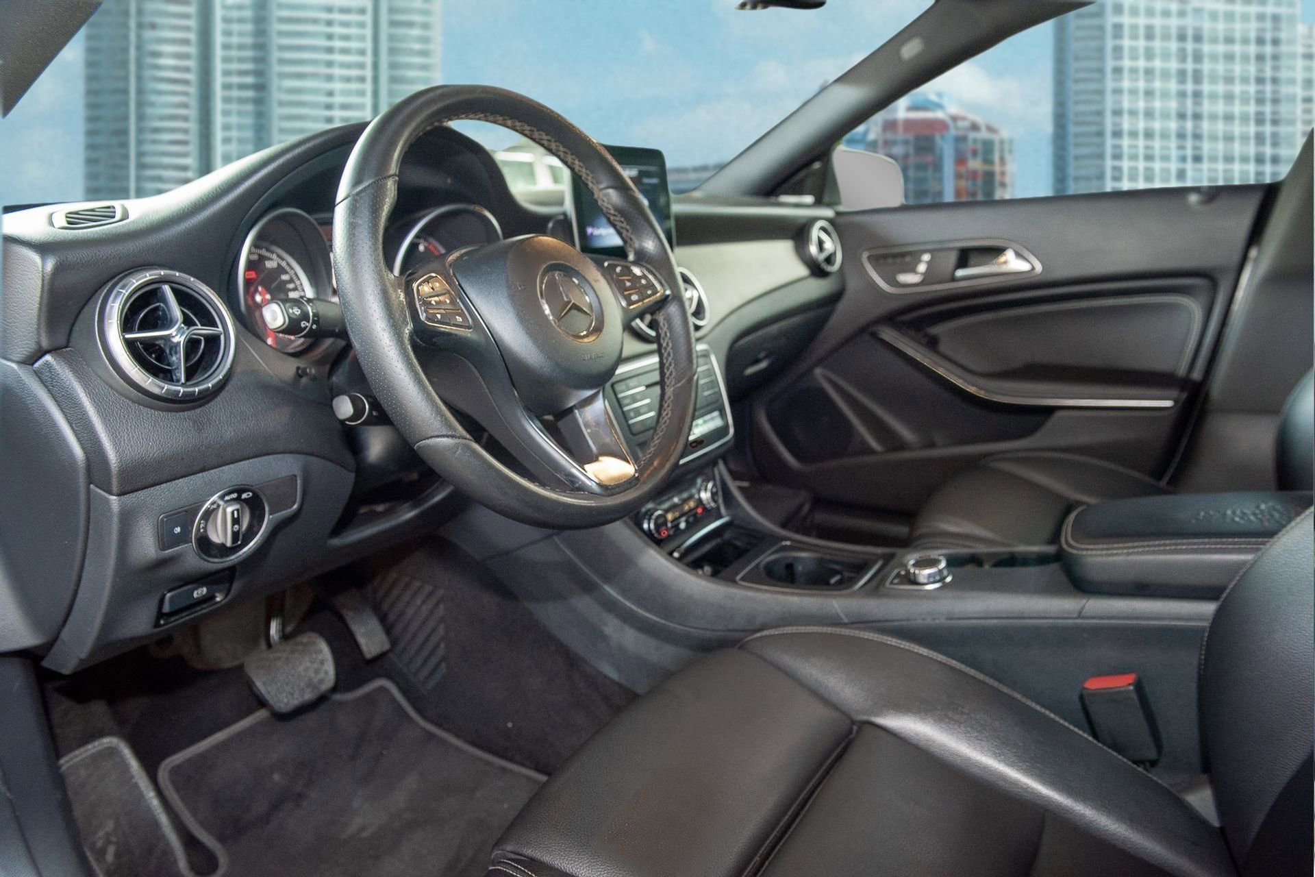 Used 2018 Mercedes-Benz CLA 250 4MATIC image 5