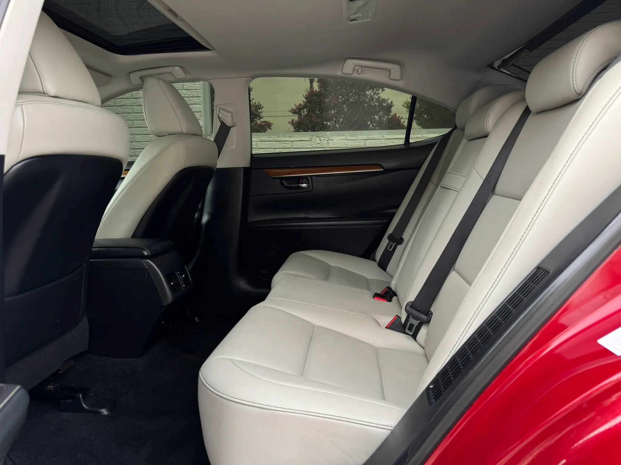 Used 2013 Lexus ES 300h w/ Premium Pkg FWD image 18