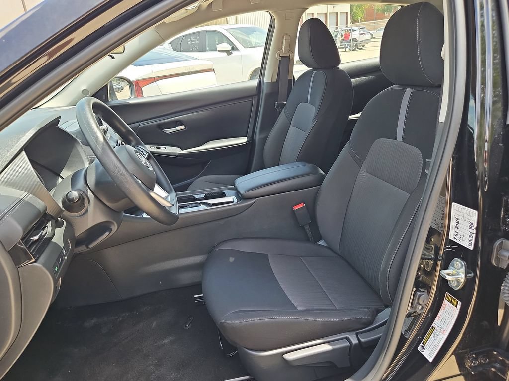 Used 2025 Nissan Sentra SV FWD image 25