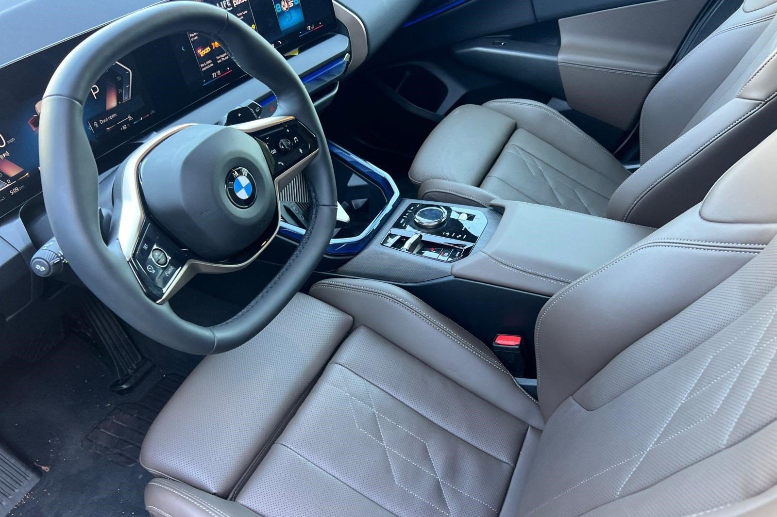 Used 2025 BMW X3 xDrive30i w/ Convenience Package AWD/4WD image 4