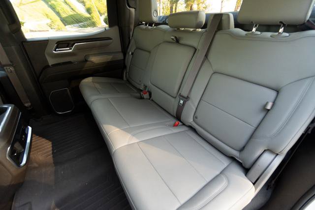 Used 2022 GMC Sierra 1500 SLT w/ SLT Convenience Package image 33