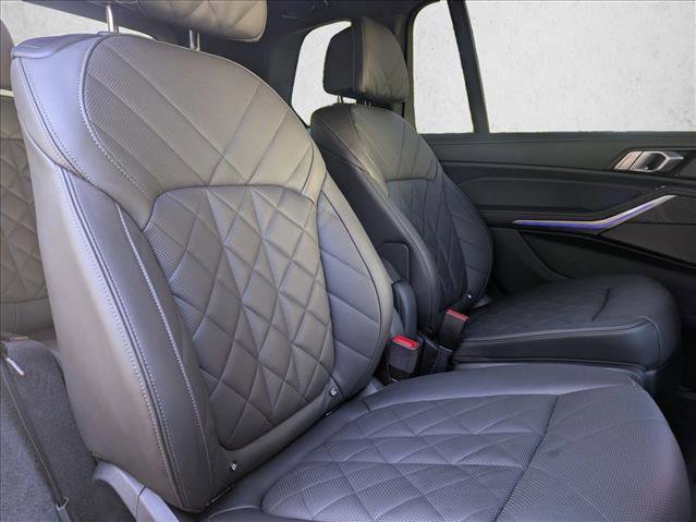 Used 2025 BMW X7 xDrive40i w/ M Sport Package image 22