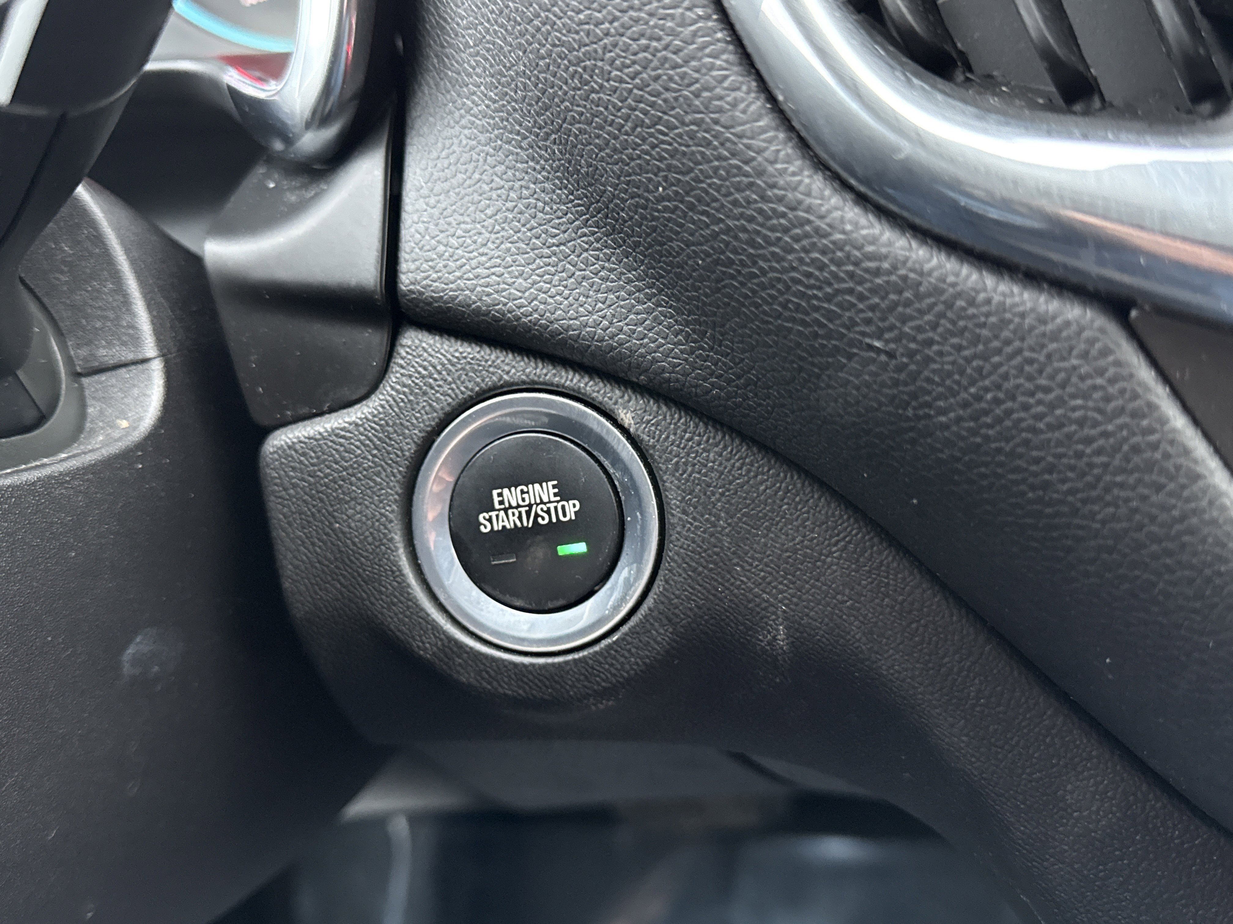 Used 2018 Chevrolet Equinox LT image 26