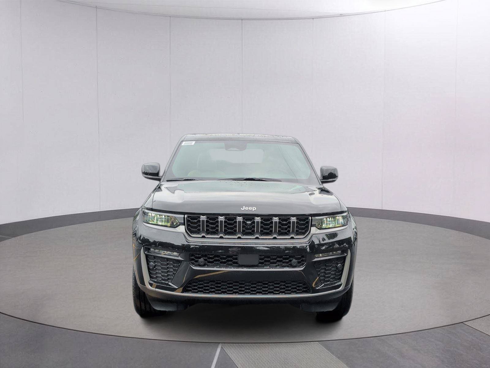 New 2026 Jeep Grand Cherokee Limited w/ Luxury Tech Group II RWD image 9