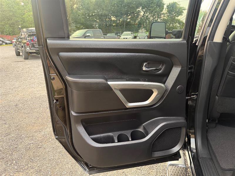 Used 2016 Nissan Titan SL AWD/4WD image 13