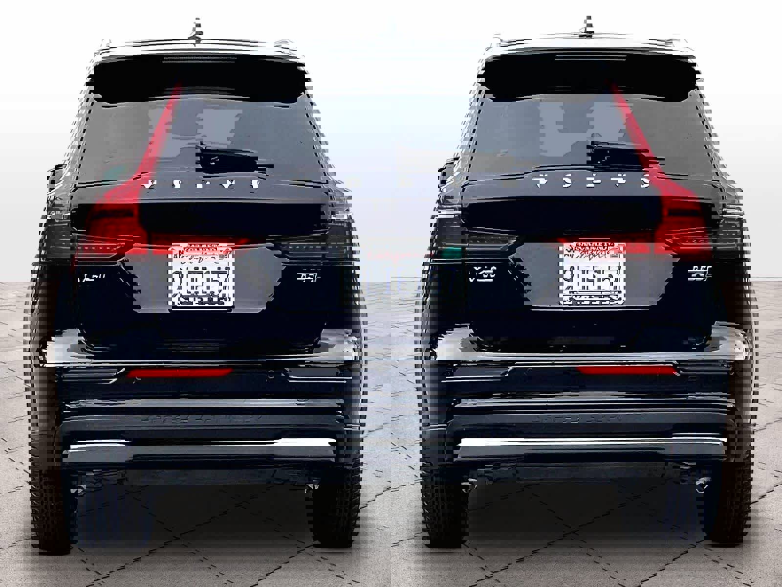 Used 2025 Volvo V60 B5 Cross Country Plus image 7