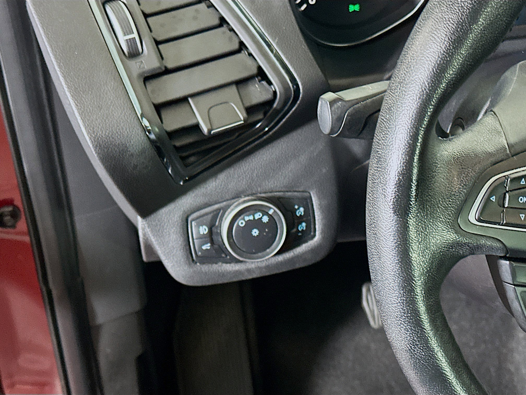 Used 2018 Ford Escape Titanium image 16