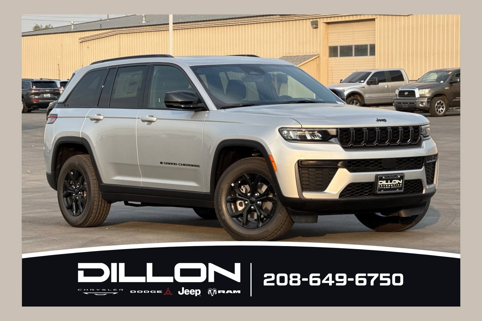 New 2026 Jeep Grand Cherokee Altitude AWD/4WD 360° Tour