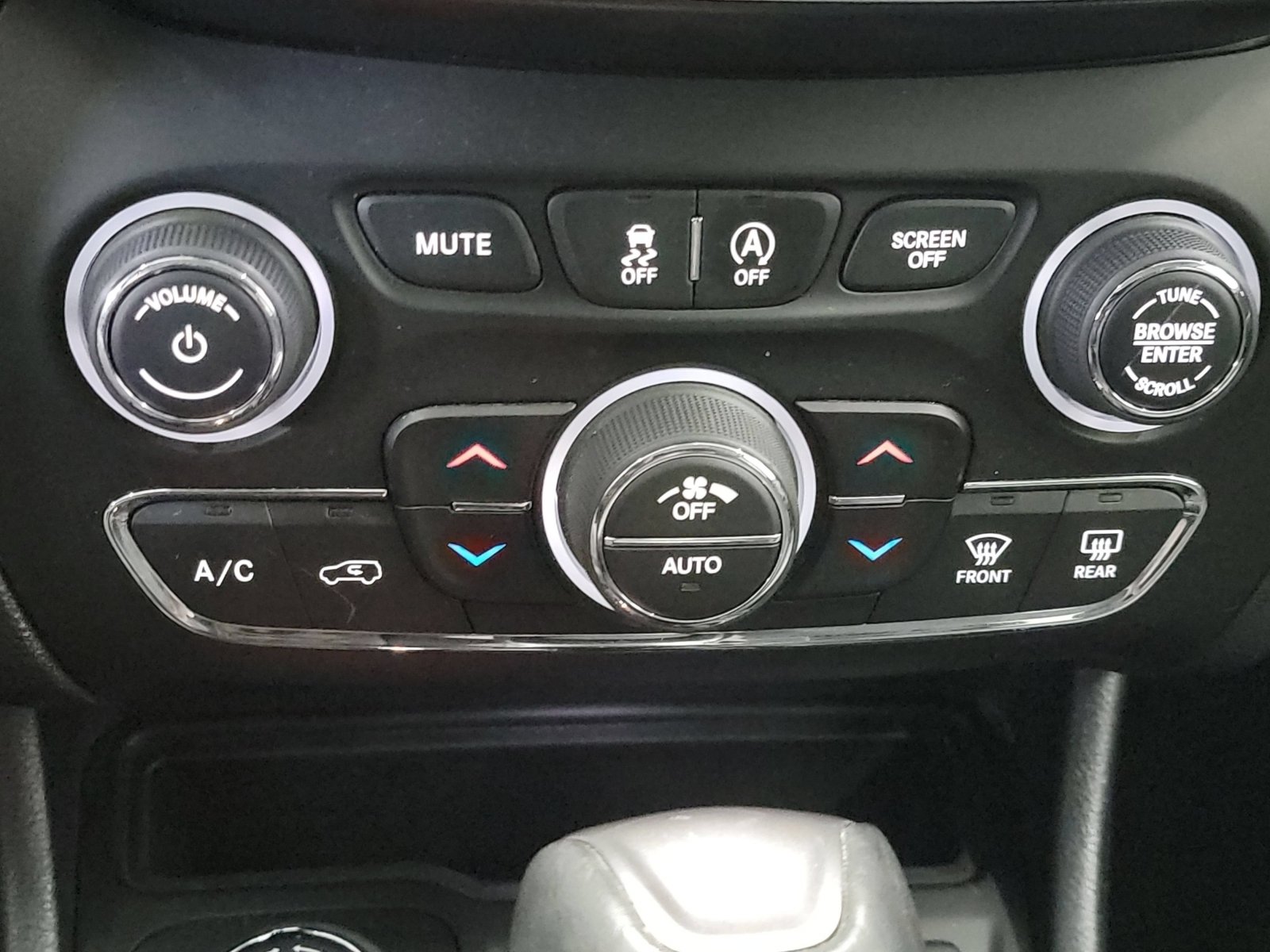 Used 2020 Jeep Cherokee Limited AWD/4WD image 21
