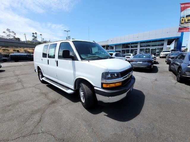 Used 2025 Chevrolet Express 2500 w/ Driver Convenience Package RWD image 2