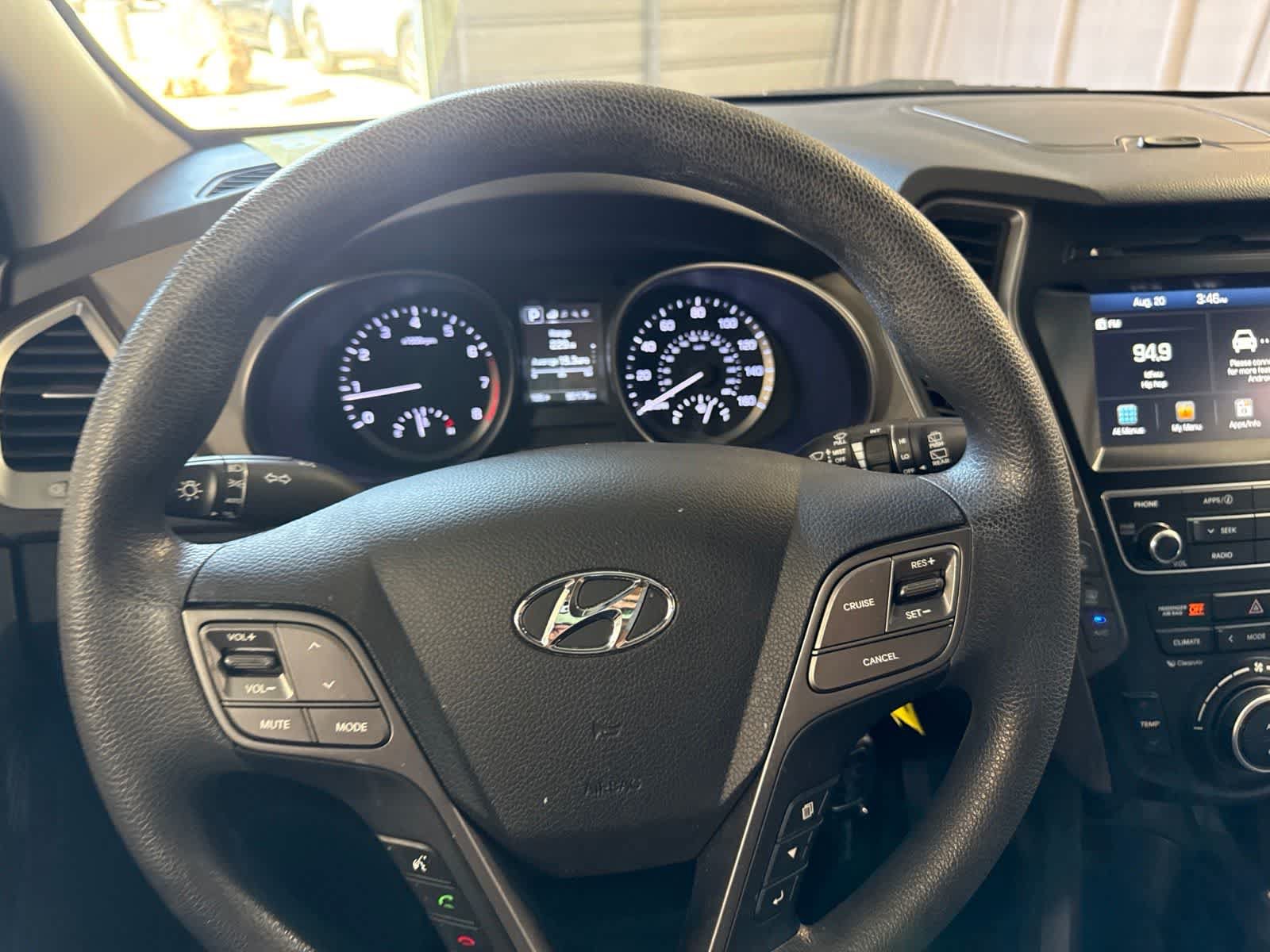 Used 2017 Hyundai Santa Fe SE FWD image 23