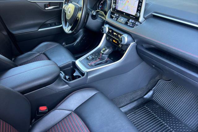 Certified 2021 Toyota RAV4 XSE w/ Weather Package AWD/4WD image 17