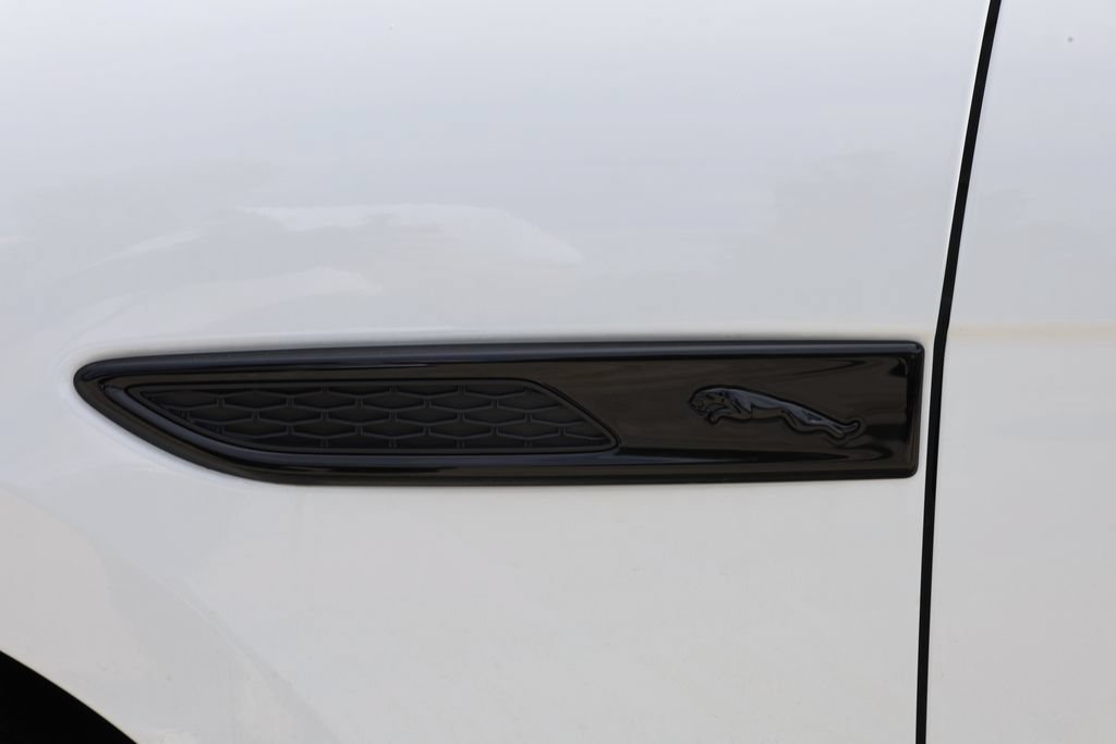 Certified 2026 Jaguar F-PACE R-Dynamic S AWD/4WD image 7