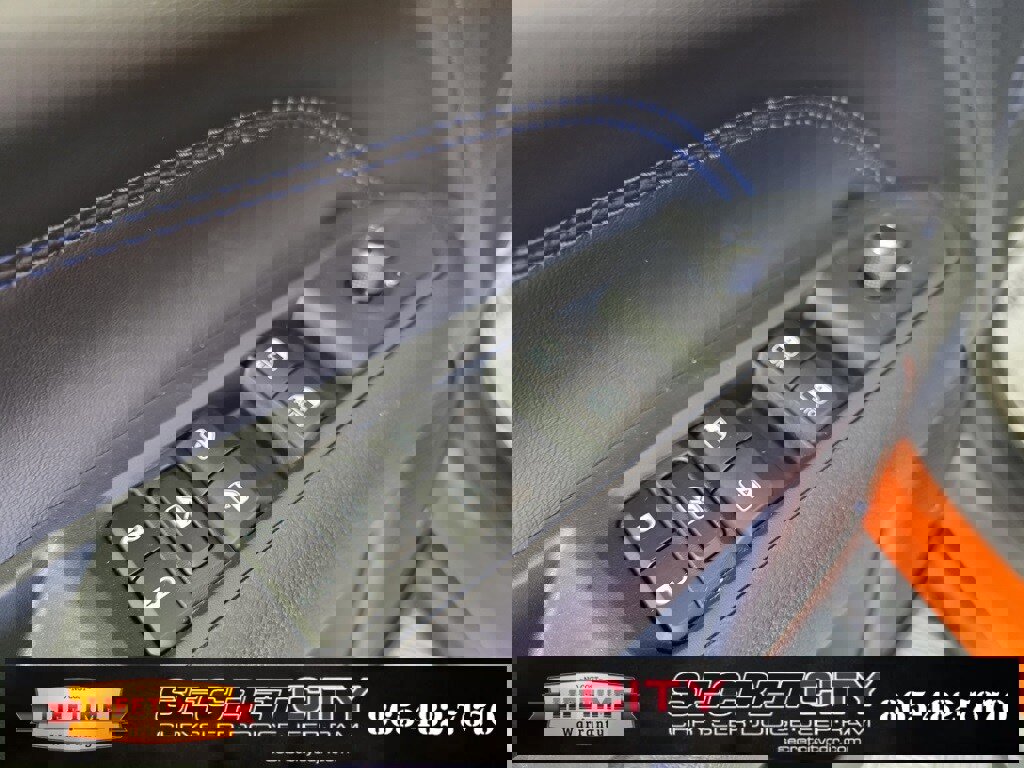 New 2026 Jeep Compass Latitude image 13