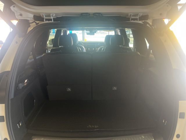 Used 2021 Jeep Grand Cherokee L Summit w/ Advanced Protech Group IV image 22