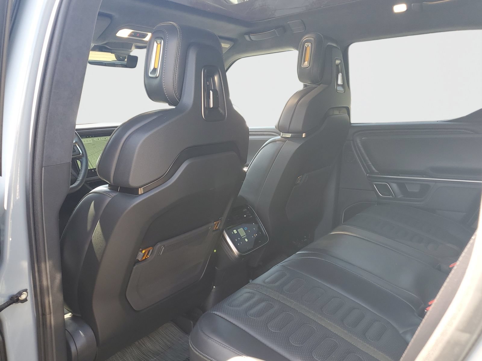 Used 2024 Rivian R1T Adventure AWD/4WD image 14