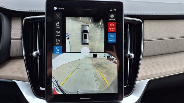 New 2026 Volvo XC90 B6 Plus w/ Protection Package Premier image 26