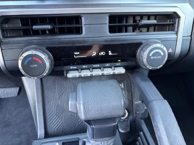 Used 2025 Toyota 4Runner SR5 AWD/4WD image 19