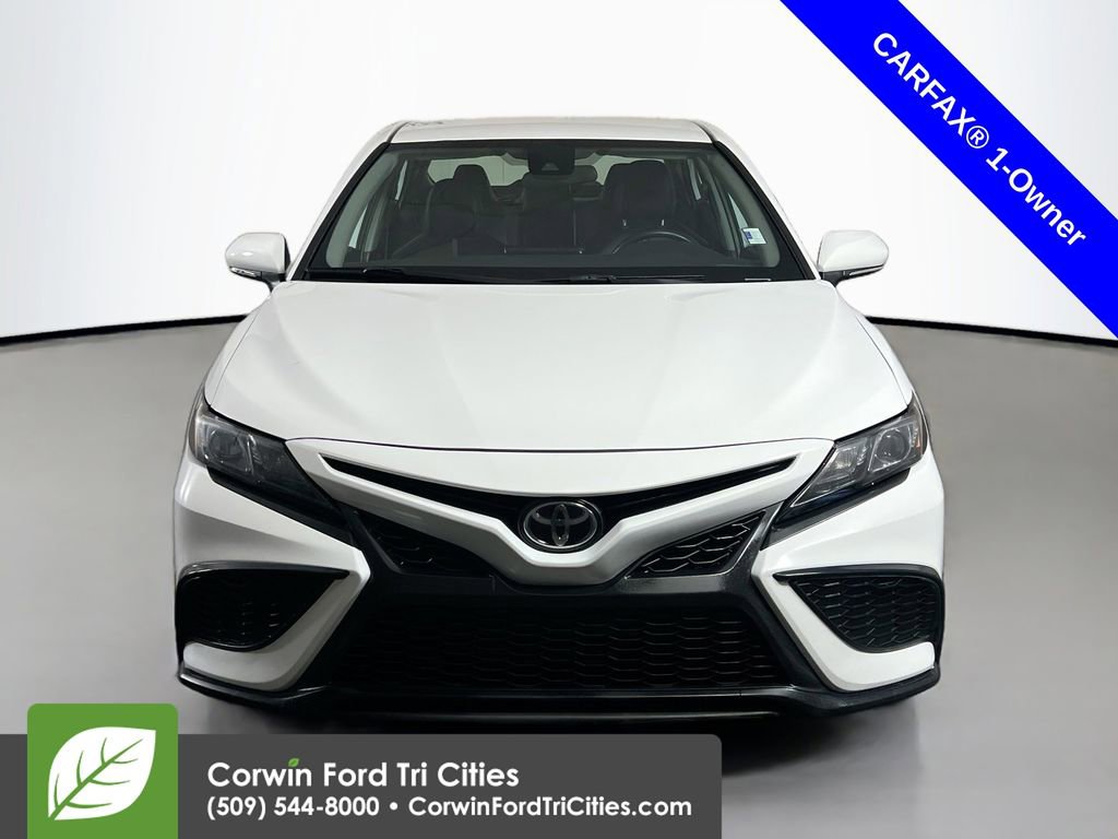 Used 2024 Toyota Camry SE FWD image 4