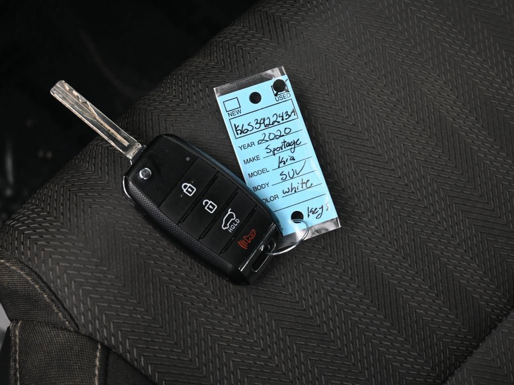 Used 2020 Kia Sportage LX image 18