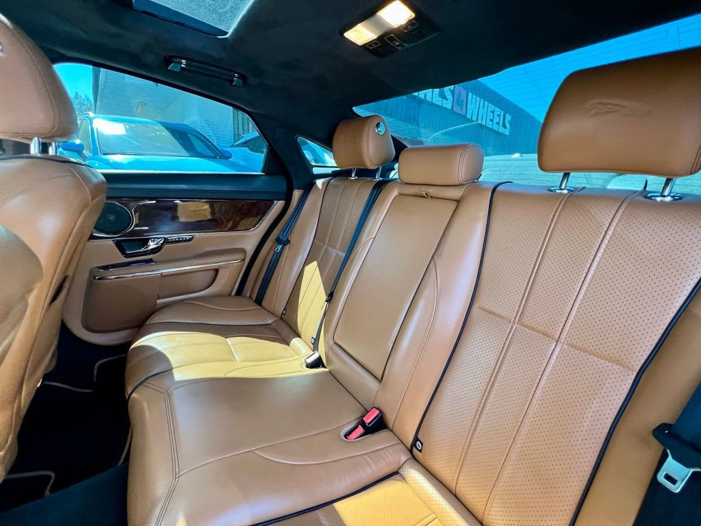 Used 2013 Jaguar XJ AWD image 36