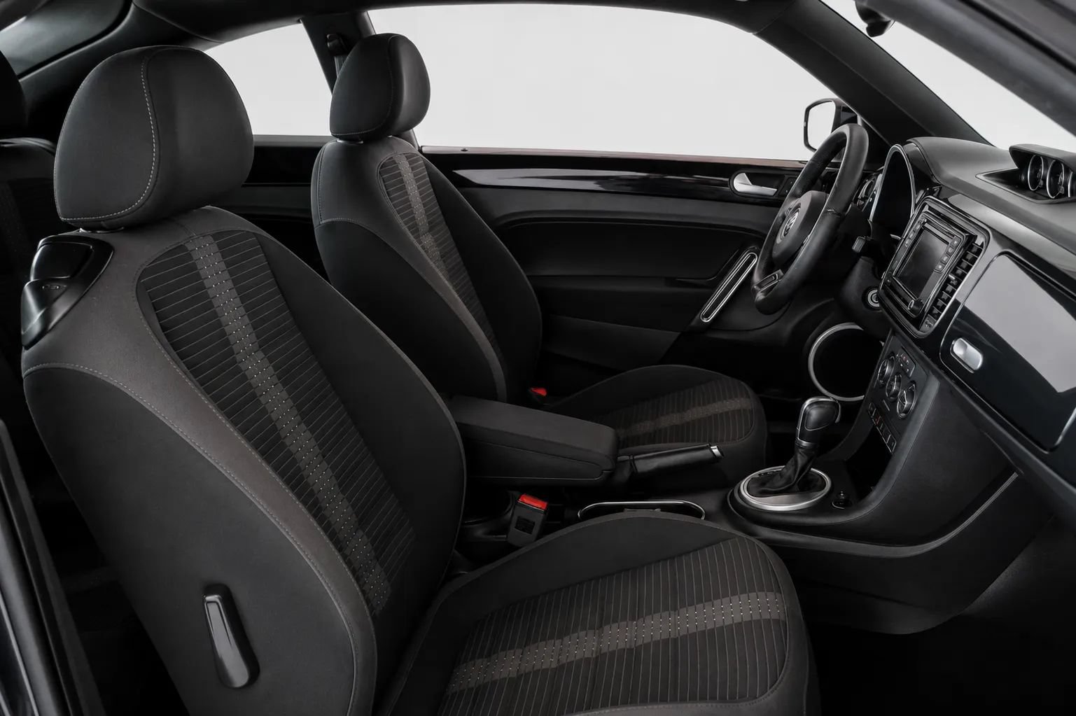 Used 2016 Volkswagen Beetle R-Line SE FWD image 29