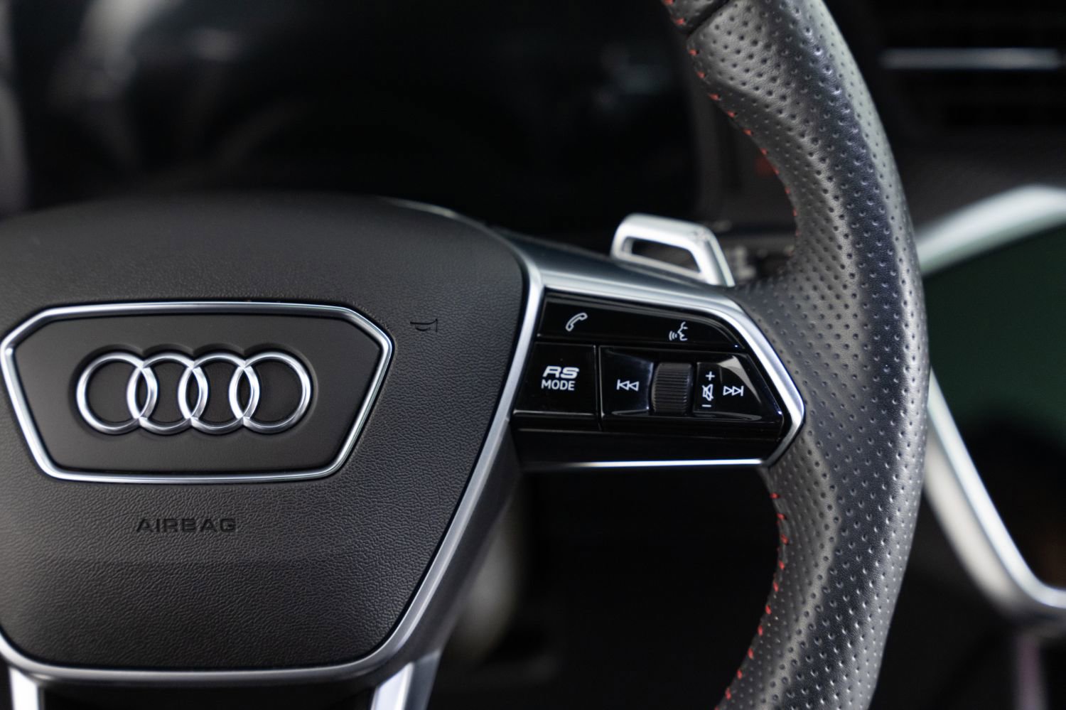 Used 2021 Audi RS 7 Sportback w/ Carbon Optic Package image 32